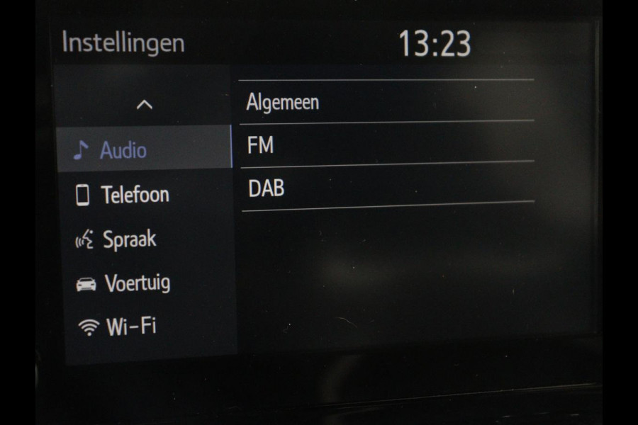 Toyota Corolla 2.0 Hybrid GR-Sport | Leder/Alcantara | Stoelverwarming | Trekhaak | Sportstoelen | Camera | Carplay | Park Assist | Keyless | Climate control | Full LED | Bluetooth | Getint glas