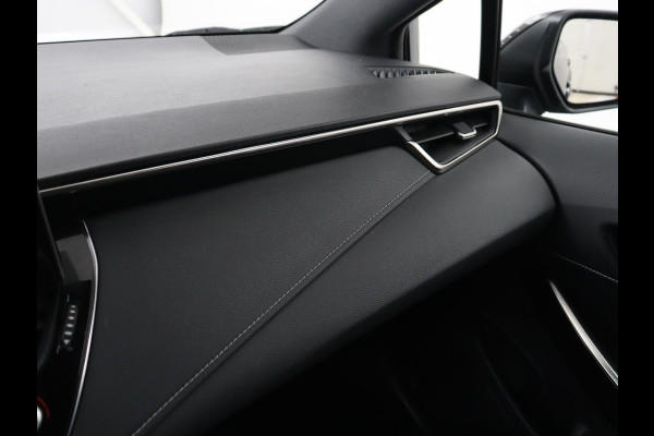 Toyota Corolla 2.0 Hybrid GR-Sport | Leder/Alcantara | Stoelverwarming | Trekhaak | Sportstoelen | Camera | Carplay | Park Assist | Keyless | Climate control | Full LED | Bluetooth | Getint glas