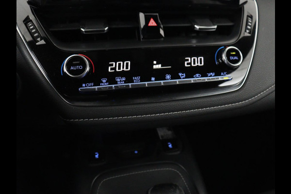 Toyota Corolla 2.0 Hybrid GR-Sport | Leder/Alcantara | Stoelverwarming | Trekhaak | Sportstoelen | Camera | Carplay | Park Assist | Keyless | Climate control | Full LED | Bluetooth | Getint glas