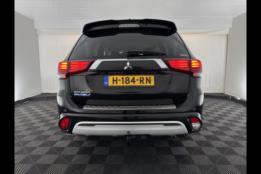 Mitsubishi Outlander 2.4 PHEV Intense AWD (Plug-in) (INCL-BTW) *LEATHER-ALCANTARA | FULL-LED | KEYLESS | BLINDSPOT | CAMERA | HEATED-COMFORTSEATS | ECC | SHIFTPADDLES | PDC | CRUISE | PRIVACYGLASS | DAB | TOWBAR | CARPLAY | 18''ALU*