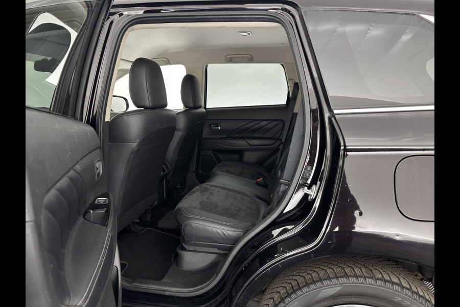 Mitsubishi Outlander 2.4 PHEV Intense AWD (Plug-in) (INCL-BTW) *LEATHER-ALCANTARA | FULL-LED | KEYLESS | BLINDSPOT | CAMERA | HEATED-COMFORTSEATS | ECC | SHIFTPADDLES | PDC | CRUISE | PRIVACYGLASS | DAB | TOWBAR | CARPLAY | 18''ALU*