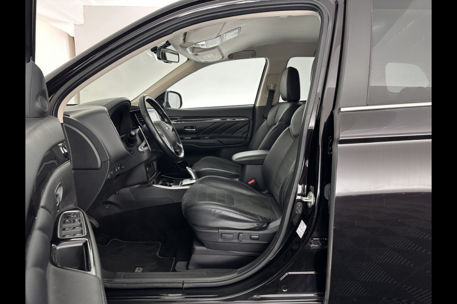 Mitsubishi Outlander 2.4 PHEV Intense AWD (Plug-in) (INCL-BTW) *LEATHER-ALCANTARA | FULL-LED | KEYLESS | BLINDSPOT | CAMERA | HEATED-COMFORTSEATS | ECC | SHIFTPADDLES | PDC | CRUISE | PRIVACYGLASS | DAB | TOWBAR | CARPLAY | 18''ALU*