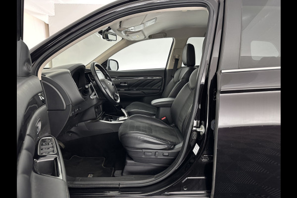 Mitsubishi Outlander 2.4 PHEV Intense AWD (Plug-in) (INCL-BTW) *LEATHER-ALCANTARA | FULL-LED | KEYLESS | BLINDSPOT | CAMERA | HEATED-COMFORTSEATS | ECC | SHIFTPADDLES | PDC | CRUISE | PRIVACYGLASS | DAB | TOWBAR | CARPLAY | 18''ALU*