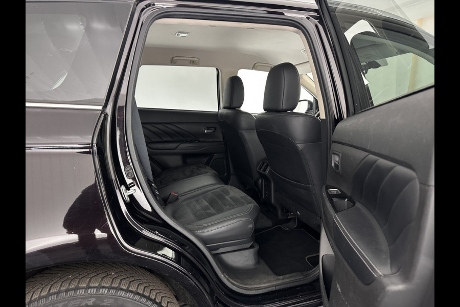 Mitsubishi Outlander 2.4 PHEV Intense AWD (Plug-in) (INCL-BTW) *LEATHER-ALCANTARA | FULL-LED | KEYLESS | BLINDSPOT | CAMERA | HEATED-COMFORTSEATS | ECC | SHIFTPADDLES | PDC | CRUISE | PRIVACYGLASS | DAB | TOWBAR | CARPLAY | 18''ALU*