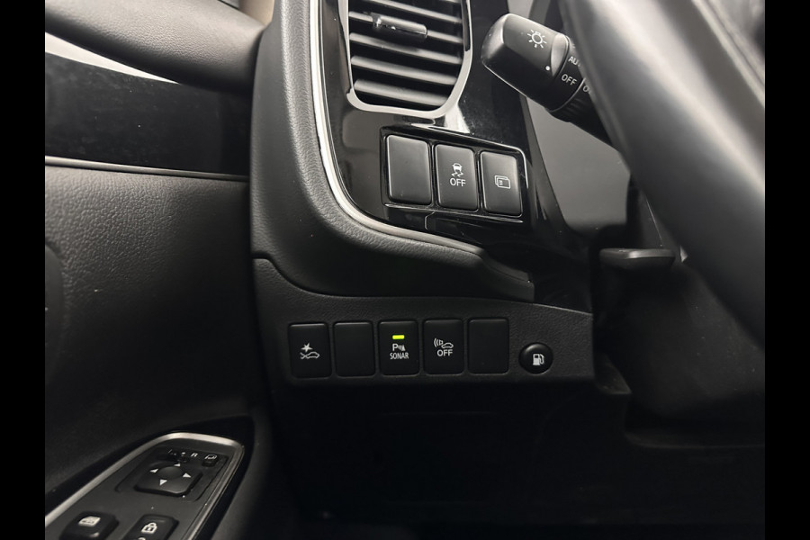 Mitsubishi Outlander 2.4 PHEV Intense AWD (Plug-in) (INCL-BTW) *LEATHER-ALCANTARA | FULL-LED | KEYLESS | BLINDSPOT | CAMERA | HEATED-COMFORTSEATS | ECC | SHIFTPADDLES | PDC | CRUISE | PRIVACYGLASS | DAB | TOWBAR | CARPLAY | 18''ALU*