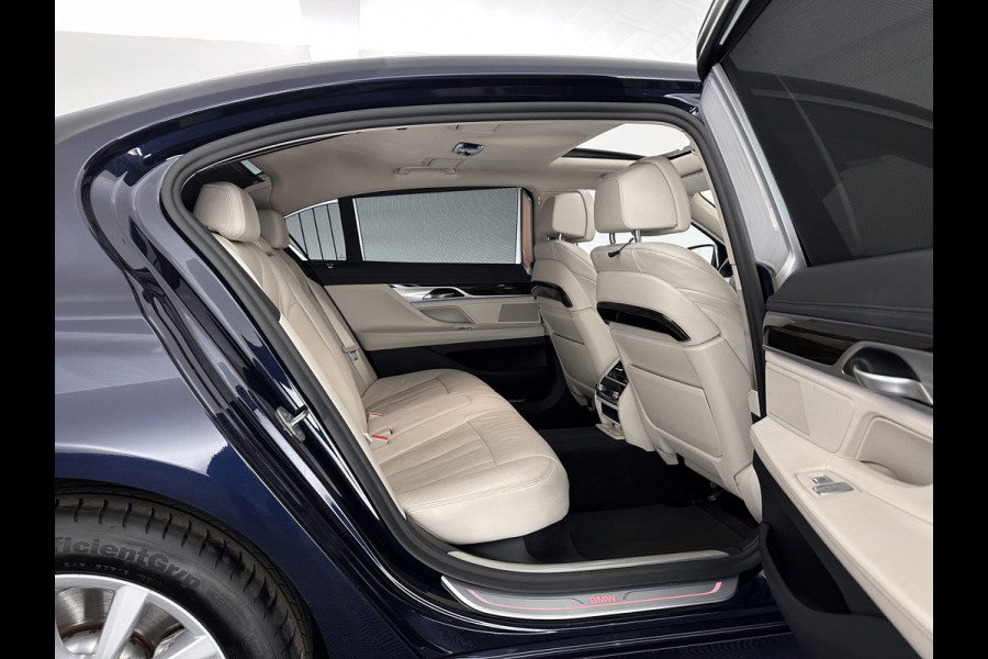 BMW 7 Serie 745Le (Plug-in) (INCL-BTW) *PANO | LEATHER | FULL-LED | HEAD-UP | BLINDSPOT | MEMORY-PACK | DIGI-COCKPIT | KEYLESS | DAB+ | CAMERA | HEATED-COMFORTSEATS | AMBIENTLIGHT | CARPLAY | SHIFTPADDLES | 18''ALU*