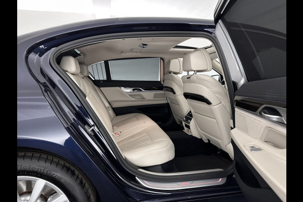 BMW 7 Serie 745Le (Plug-in) (INCL-BTW) *PANO | LEATHER | FULL-LED | HEAD-UP | BLINDSPOT | MEMORY-PACK | DIGI-COCKPIT | KEYLESS | DAB+ | CAMERA | HEATED-COMFORTSEATS | AMBIENTLIGHT | CARPLAY | SHIFTPADDLES | 18''ALU*