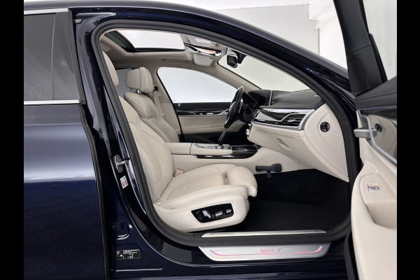 BMW 7 Serie 745Le (Plug-in) (INCL-BTW) *PANO | LEATHER | FULL-LED | HEAD-UP | BLINDSPOT | MEMORY-PACK | DIGI-COCKPIT | KEYLESS | DAB+ | CAMERA | HEATED-COMFORTSEATS | AMBIENTLIGHT | CARPLAY | SHIFTPADDLES | 18''ALU*