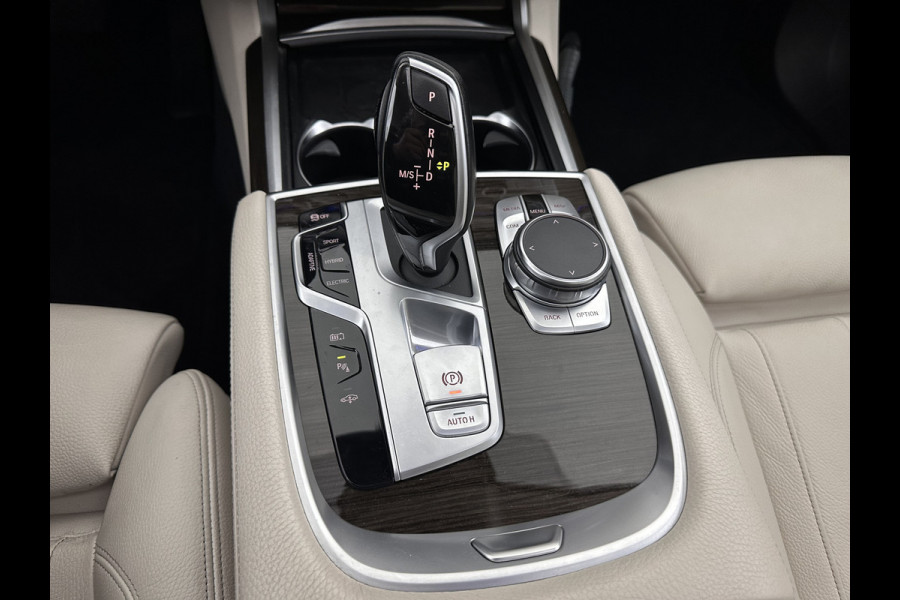 BMW 7 Serie 745Le (Plug-in) (INCL-BTW) *PANO | LEATHER | FULL-LED | HEAD-UP | BLINDSPOT | MEMORY-PACK | DIGI-COCKPIT | KEYLESS | DAB+ | CAMERA | HEATED-COMFORTSEATS | AMBIENTLIGHT | CARPLAY | SHIFTPADDLES | 18''ALU*
