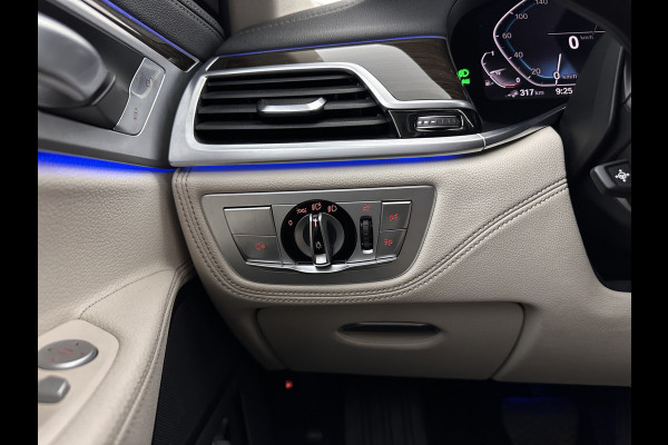 BMW 7 Serie 745Le (Plug-in) (INCL-BTW) *PANO | LEATHER | FULL-LED | HEAD-UP | BLINDSPOT | MEMORY-PACK | DIGI-COCKPIT | KEYLESS | DAB+ | CAMERA | HEATED-COMFORTSEATS | AMBIENTLIGHT | CARPLAY | SHIFTPADDLES | 18''ALU*