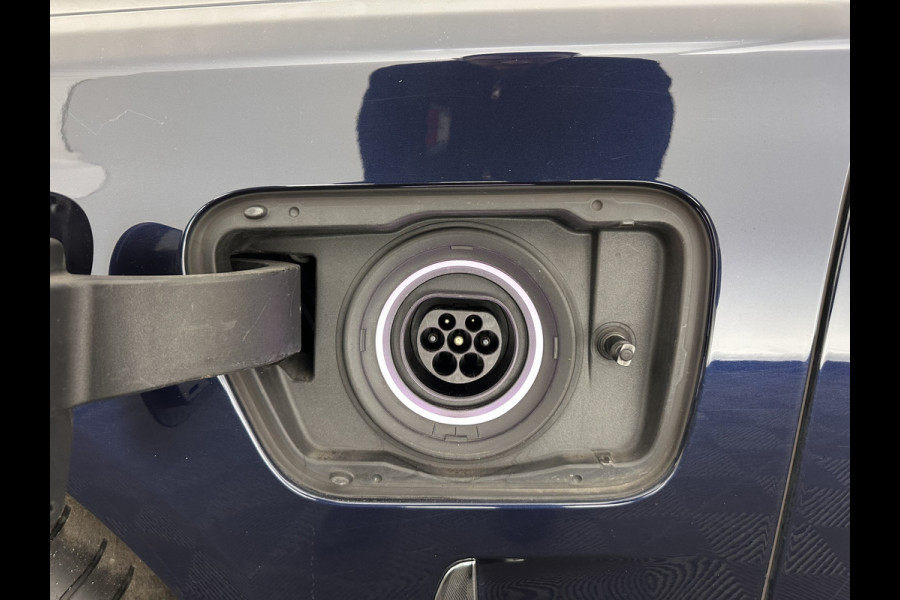 BMW 7 Serie 745Le (Plug-in) (INCL-BTW) *PANO | LEATHER | FULL-LED | HEAD-UP | BLINDSPOT | MEMORY-PACK | DIGI-COCKPIT | KEYLESS | DAB+ | CAMERA | HEATED-COMFORTSEATS | AMBIENTLIGHT | CARPLAY | SHIFTPADDLES | 18''ALU*