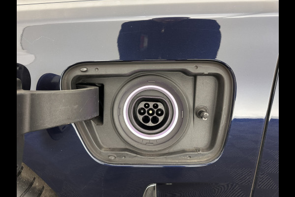 BMW 7 Serie 745Le (Plug-in) (INCL-BTW) *PANO | LEATHER | FULL-LED | HEAD-UP | BLINDSPOT | MEMORY-PACK | DIGI-COCKPIT | KEYLESS | DAB+ | CAMERA | HEATED-COMFORTSEATS | AMBIENTLIGHT | CARPLAY | SHIFTPADDLES | 18''ALU*