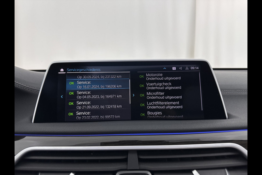BMW 7 Serie 745Le (Plug-in) (INCL-BTW) *PANO | LEATHER | FULL-LED | HEAD-UP | BLINDSPOT | MEMORY-PACK | DIGI-COCKPIT | KEYLESS | DAB+ | CAMERA | HEATED-COMFORTSEATS | AMBIENTLIGHT | CARPLAY | SHIFTPADDLES | 18''ALU*