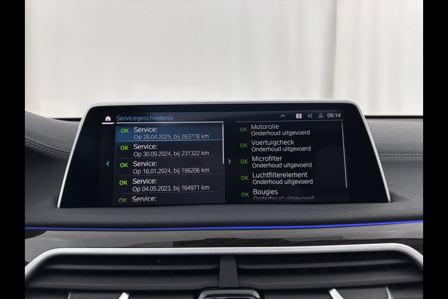 BMW 7 Serie 745Le (Plug-in) (INCL-BTW) *PANO | LEATHER | FULL-LED | HEAD-UP | BLINDSPOT | MEMORY-PACK | DIGI-COCKPIT | KEYLESS | DAB+ | CAMERA | HEATED-COMFORTSEATS | AMBIENTLIGHT | CARPLAY | SHIFTPADDLES | 18''ALU*