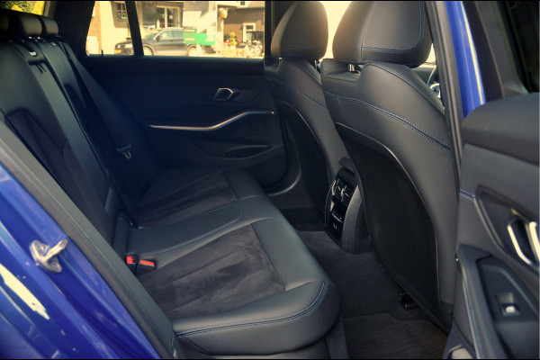 BMW 3 Serie Touring 330e M-Sport | HUD | Trekhaak | Garantie t/m 15-01-2029!