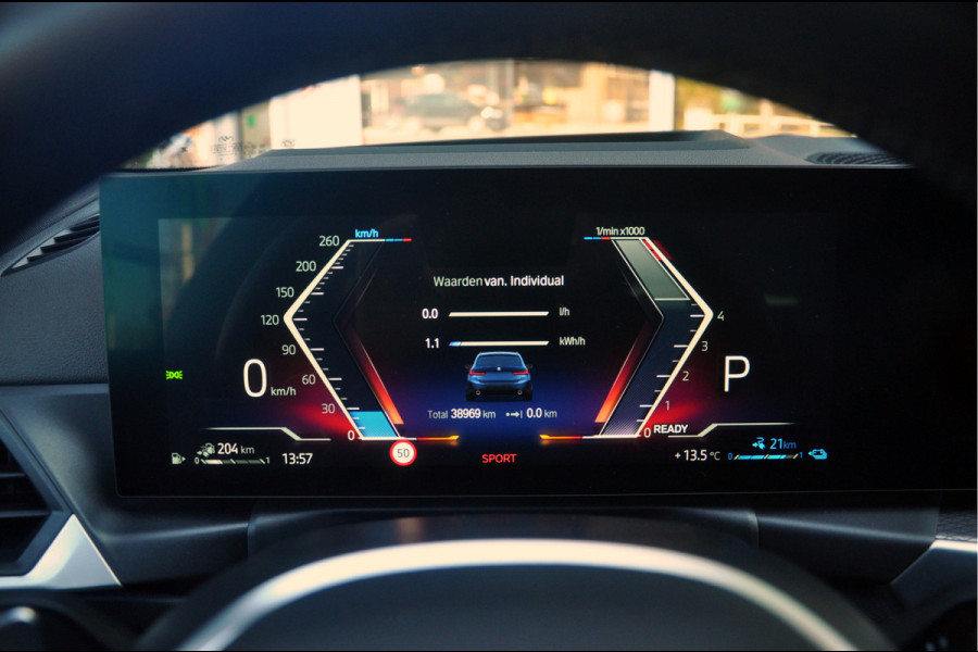 BMW 3 Serie Touring 330e M-Sport | HUD | Trekhaak | Garantie t/m 15-01-2029!