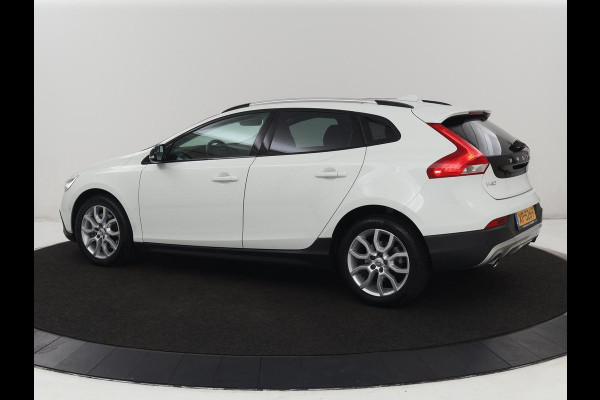Volvo V40 Cross Country 1.5 T3 Polar+ Luxury | Panoramadak | Leder | Trekhaak | Harman/Kardon | Stoelverwarming | Camera | Keyless | Full LED | Park Assist | Climate control | Cruise control