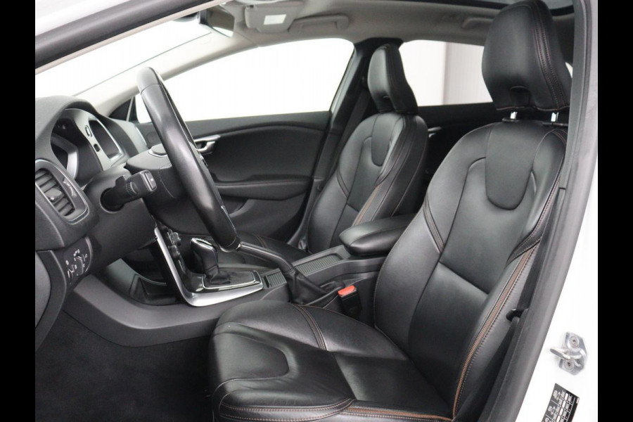 Volvo V40 Cross Country 1.5 T3 Polar+ Luxury | Panoramadak | Leder | Trekhaak | Harman/Kardon | Stoelverwarming | Camera | Keyless | Full LED | Park Assist | Climate control | Cruise control