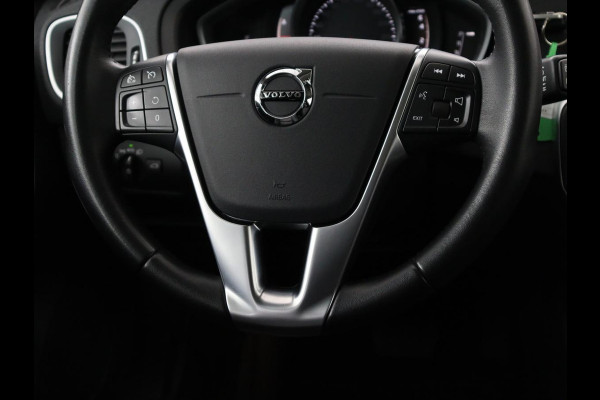 Volvo V40 Cross Country 1.5 T3 Polar+ Luxury | Panoramadak | Leder | Trekhaak | Harman/Kardon | Stoelverwarming | Camera | Keyless | Full LED | Park Assist | Climate control | Cruise control