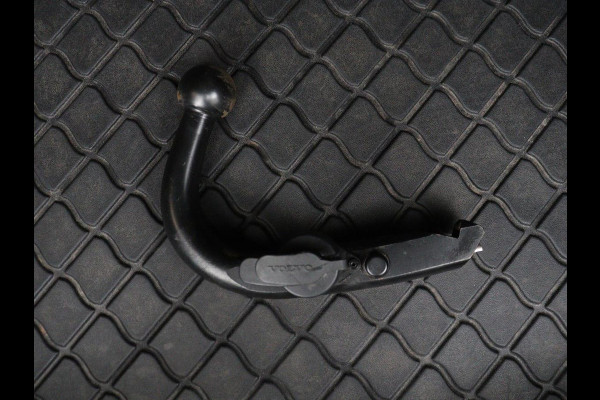 Volvo V40 Cross Country 1.5 T3 Polar+ Luxury | Panoramadak | Leder | Trekhaak | Harman/Kardon | Stoelverwarming | Camera | Keyless | Full LED | Park Assist | Climate control | Cruise control