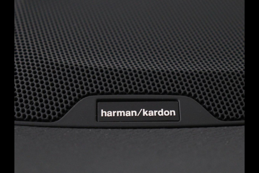 Volvo V40 Cross Country 1.5 T3 Polar+ Luxury | Panoramadak | Leder | Trekhaak | Harman/Kardon | Stoelverwarming | Camera | Keyless | Full LED | Park Assist | Climate control | Cruise control