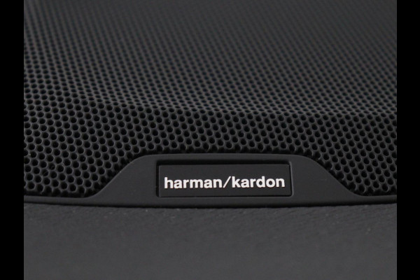 Volvo V40 Cross Country 1.5 T3 Polar+ Luxury | Panoramadak | Leder | Trekhaak | Harman/Kardon | Stoelverwarming | Camera | Keyless | Full LED | Park Assist | Climate control | Cruise control