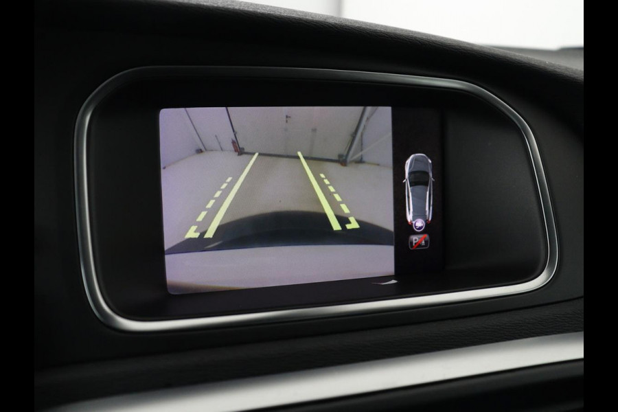 Volvo V40 Cross Country 1.5 T3 Polar+ Luxury | Panoramadak | Leder | Trekhaak | Harman/Kardon | Stoelverwarming | Camera | Keyless | Full LED | Park Assist | Climate control | Cruise control