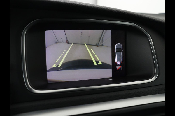 Volvo V40 Cross Country 1.5 T3 Polar+ Luxury | Panoramadak | Leder | Trekhaak | Harman/Kardon | Stoelverwarming | Camera | Keyless | Full LED | Park Assist | Climate control | Cruise control