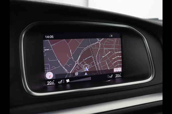 Volvo V40 Cross Country 1.5 T3 Polar+ Luxury | Panoramadak | Leder | Trekhaak | Harman/Kardon | Stoelverwarming | Camera | Keyless | Full LED | Park Assist | Climate control | Cruise control