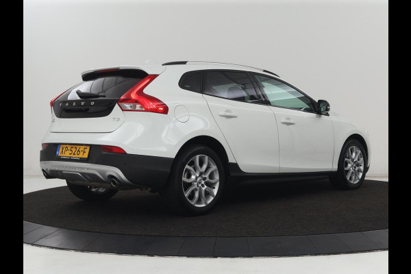 Volvo V40 Cross Country 1.5 T3 Polar+ Luxury | Panoramadak | Leder | Trekhaak | Harman/Kardon | Stoelverwarming | Camera | Keyless | Full LED | Park Assist | Climate control | Cruise control