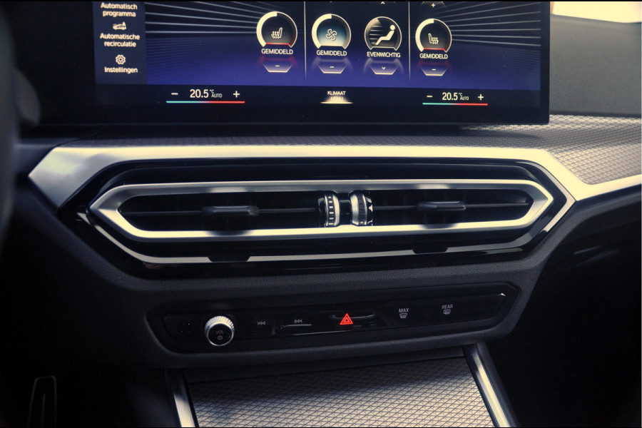 BMW 3 Serie Touring 330e M-Sport | HUD | Trekhaak | Garantie t/m 15-01-2029!