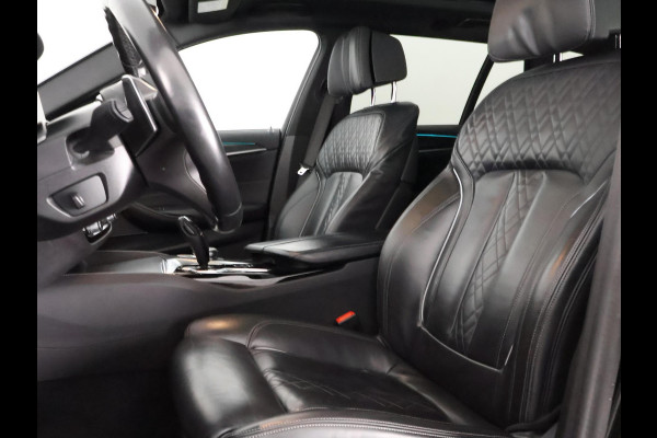 BMW 5 Serie Touring 530e Business Edition Plus M-Pakket | Stoelverwarming | Harman Kardon | Panoramadak |