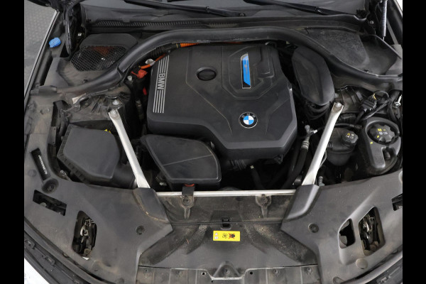 BMW 5 Serie Touring 530e Business Edition Plus M-Pakket | Stoelverwarming | Harman Kardon | Panoramadak |