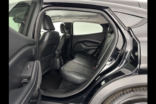 Ford Mustang Mach-E RWD 75 kWh [ 3-Fase ] {SOH-84%} (INCL.BTW) *LEATHER | FULL-LED | DAB | DIGI-COCKPIT | KEYLESS | NAVI-FULLMAP | CARPLAY | HEATED-COMFORTSEATS | TOPVIEW | ADAPTIVE-CRUISE | PRIVACY-GLASS | 18'' ALU*