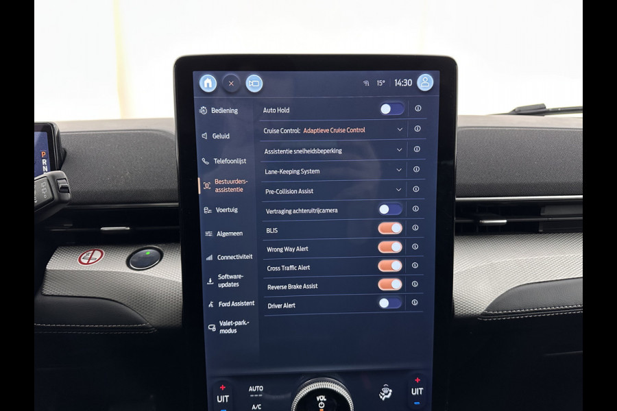 Ford Mustang Mach-E RWD 75 kWh [ 3-Fase ] {SOH-84%} (INCL.BTW) *LEATHER | FULL-LED | DAB | DIGI-COCKPIT | KEYLESS | NAVI-FULLMAP | CARPLAY | HEATED-COMFORTSEATS | TOPVIEW | ADAPTIVE-CRUISE | PRIVACY-GLASS | 18'' ALU*