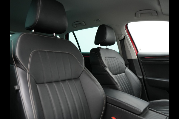Škoda Superb Combi 1.4 TSI iV Business Edition PHEV 218pk Dealer O.H. | Trekhaak Af Fabriek | Adaptive Cruise | 360 Camera | Canton Audio | Lederen Sportstoelen Massage & Ventilatie & Memory | Sfeerverlichting | Stoelen & Stuur Verwarmd | Keyless | Plug In Hybrid