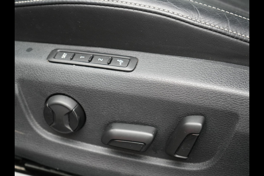 Škoda Superb Combi 1.4 TSI iV Business Edition PHEV 218pk Dealer O.H. | Trekhaak Af Fabriek | Adaptive Cruise | 360 Camera | Canton Audio | Lederen Sportstoelen Massage & Ventilatie & Memory | Sfeerverlichting | Stoelen & Stuur Verwarmd | Keyless | Plug In Hybrid