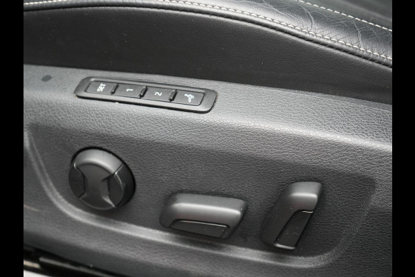 Škoda Superb Combi 1.4 TSI iV Business Edition PHEV 218pk Dealer O.H. | Trekhaak Af Fabriek | Adaptive Cruise | 360 Camera | Canton Audio | Lederen Sportstoelen Massage & Ventilatie & Memory | Sfeerverlichting | Stoelen & Stuur Verwarmd | Keyless | Plug In Hybrid