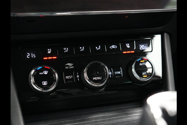 Škoda Superb Combi 1.4 TSI iV Business Edition PHEV 218pk Dealer O.H. | Trekhaak Af Fabriek | Adaptive Cruise | 360 Camera | Canton Audio | Lederen Sportstoelen Massage & Ventilatie & Memory | Sfeerverlichting | Stoelen & Stuur Verwarmd | Keyless | Plug In Hybrid