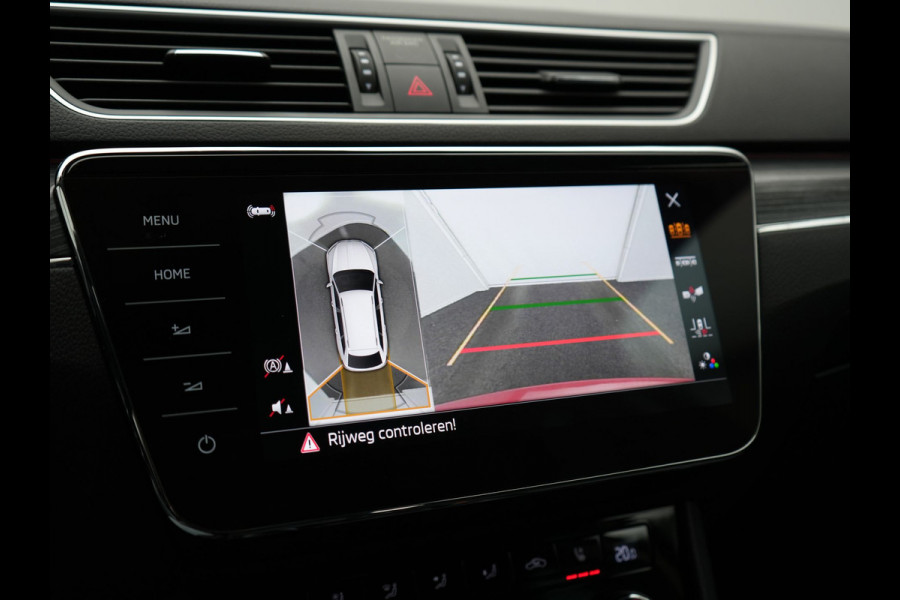 Škoda Superb Combi 1.4 TSI iV Business Edition PHEV 218pk Dealer O.H. | Trekhaak Af Fabriek | Adaptive Cruise | 360 Camera | Canton Audio | Lederen Sportstoelen Massage & Ventilatie & Memory | Sfeerverlichting | Stoelen & Stuur Verwarmd | Keyless | Plug In Hybrid