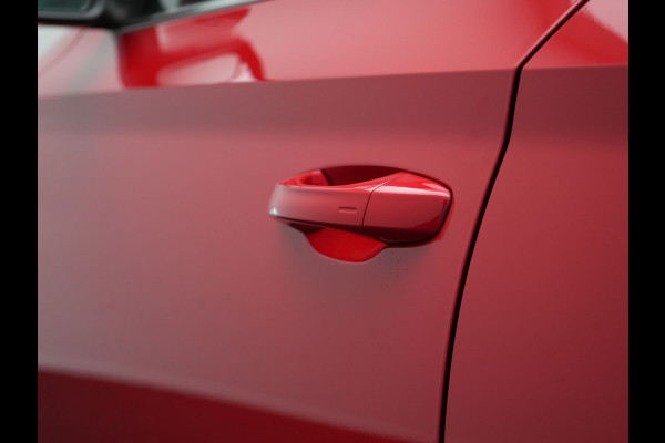 Škoda Superb Combi 1.4 TSI iV Business Edition PHEV 218pk Dealer O.H. | Trekhaak Af Fabriek | Adaptive Cruise | 360 Camera | Canton Audio | Lederen Sportstoelen Massage & Ventilatie & Memory | Sfeerverlichting | Stoelen & Stuur Verwarmd | Keyless | Plug In Hybrid