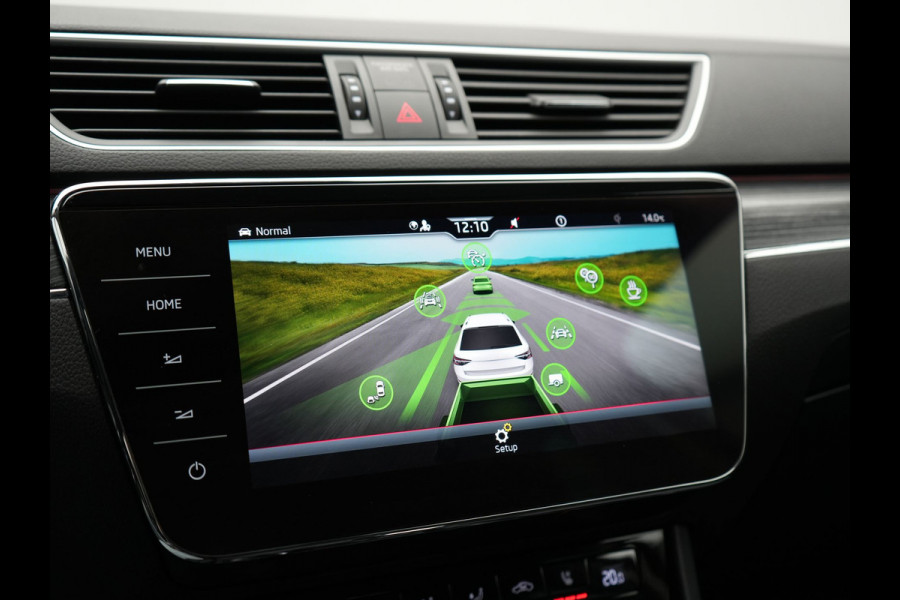 Škoda Superb Combi 1.4 TSI iV Business Edition PHEV 218pk Dealer O.H. | Trekhaak Af Fabriek | Adaptive Cruise | 360 Camera | Canton Audio | Lederen Sportstoelen Massage & Ventilatie & Memory | Sfeerverlichting | Stoelen & Stuur Verwarmd | Keyless | Plug In Hybrid