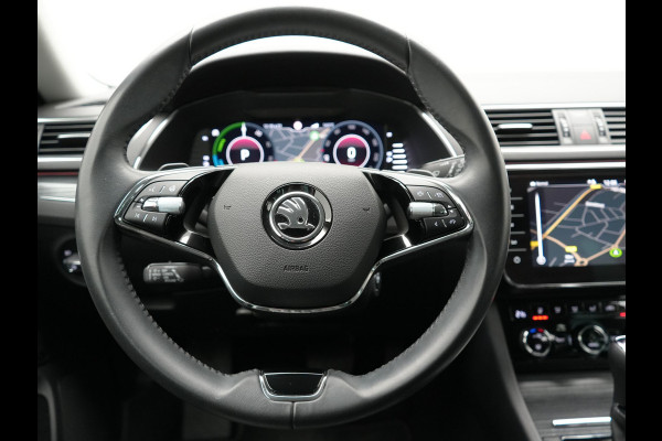 Škoda Superb Combi 1.4 TSI iV Business Edition PHEV 218pk Dealer O.H. | Trekhaak Af Fabriek | Adaptive Cruise | 360 Camera | Canton Audio | Lederen Sportstoelen Massage & Ventilatie & Memory | Sfeerverlichting | Stoelen & Stuur Verwarmd | Keyless | Plug In Hybrid