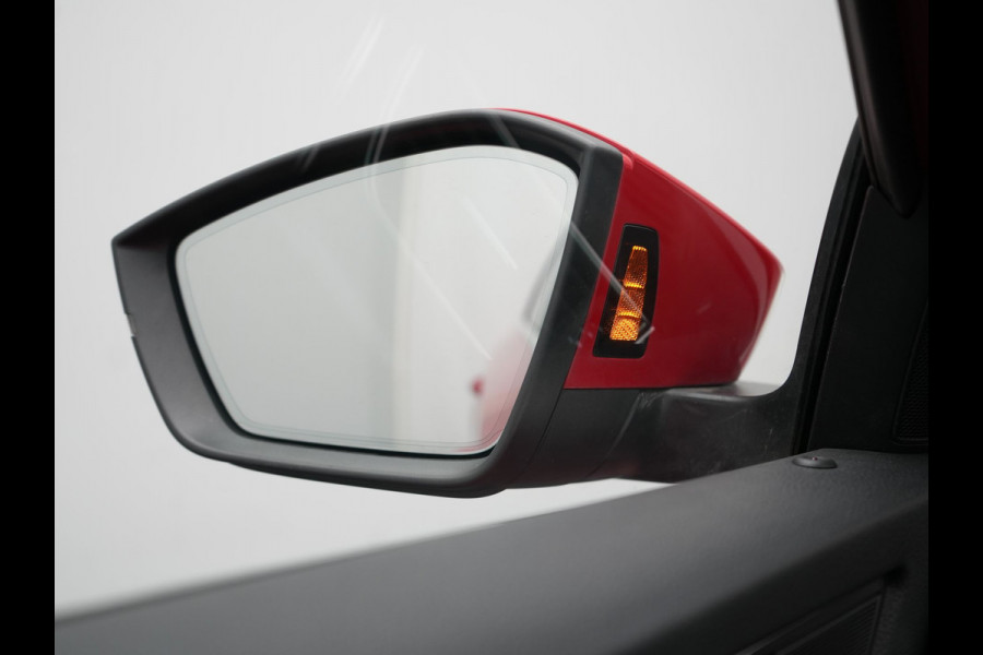 Škoda Superb Combi 1.4 TSI iV Business Edition PHEV 218pk Dealer O.H. | Trekhaak Af Fabriek | Adaptive Cruise | 360 Camera | Canton Audio | Lederen Sportstoelen Massage & Ventilatie & Memory | Sfeerverlichting | Stoelen & Stuur Verwarmd | Keyless | Plug In Hybrid