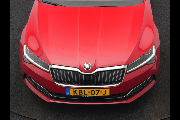 Škoda Superb Combi 1.4 TSI iV Business Edition PHEV 218pk Dealer O.H. | Trekhaak Af Fabriek | Adaptive Cruise | 360 Camera | Canton Audio | Lederen Sportstoelen Massage & Ventilatie & Memory | Sfeerverlichting | Stoelen & Stuur Verwarmd | Keyless | Plug In Hybrid