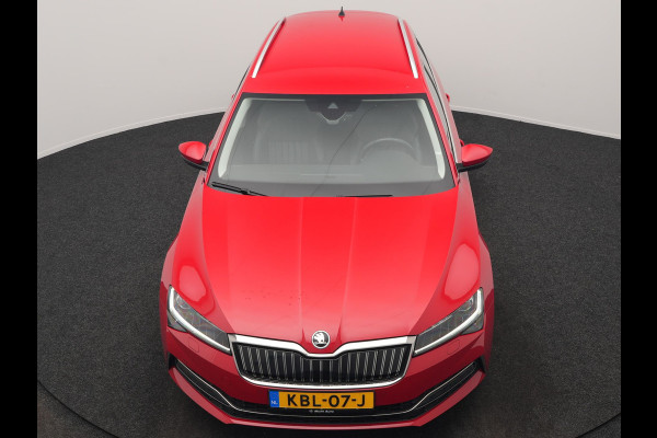 Škoda Superb Combi 1.4 TSI iV Business Edition PHEV 218pk Dealer O.H. | Trekhaak Af Fabriek | Adaptive Cruise | 360 Camera | Canton Audio | Lederen Sportstoelen Massage & Ventilatie & Memory | Sfeerverlichting | Stoelen & Stuur Verwarmd | Keyless | Plug In Hybrid