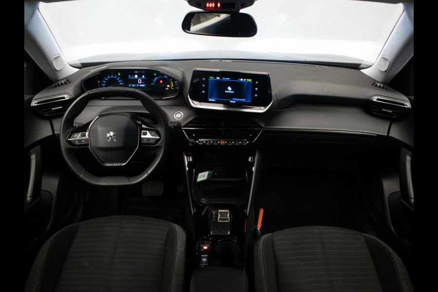 Peugeot e-2008 EV Allure 50 kWh SOH 92% (APPLE CARPLAY,PDC,SPORTSTOELEN,STOELVERWARMING,CAMERA,PDC,LM VELGEN,BLUETOOTH,NETTESTAAT)