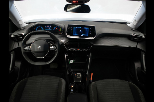 Peugeot e-2008 EV Allure 50 kWh SOH 92% (APPLE CARPLAY,PDC,SPORTSTOELEN,STOELVERWARMING,CAMERA,PDC,LM VELGEN,BLUETOOTH,NETTESTAAT)