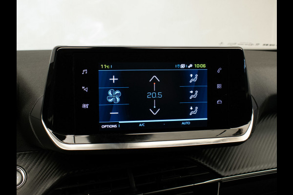 Peugeot e-2008 EV Allure 50 kWh SOH 92% (APPLE CARPLAY,PDC,SPORTSTOELEN,STOELVERWARMING,CAMERA,PDC,LM VELGEN,BLUETOOTH,NETTESTAAT)