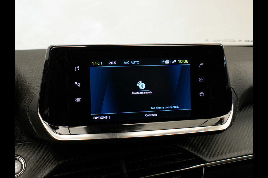 Peugeot e-2008 EV Allure 50 kWh SOH 92% (APPLE CARPLAY,PDC,SPORTSTOELEN,STOELVERWARMING,CAMERA,PDC,LM VELGEN,BLUETOOTH,NETTESTAAT)